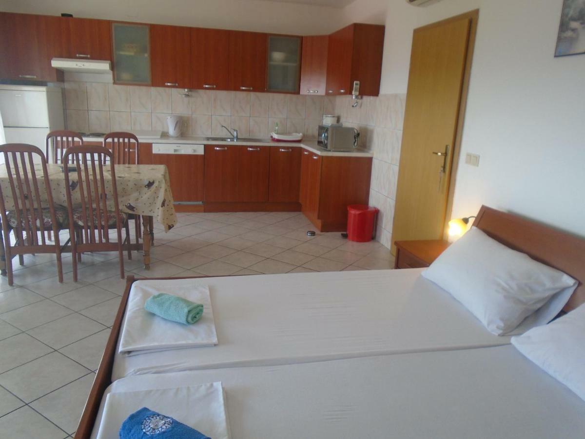 Apartments Sveti Anton Orebić Eksteriør billede
